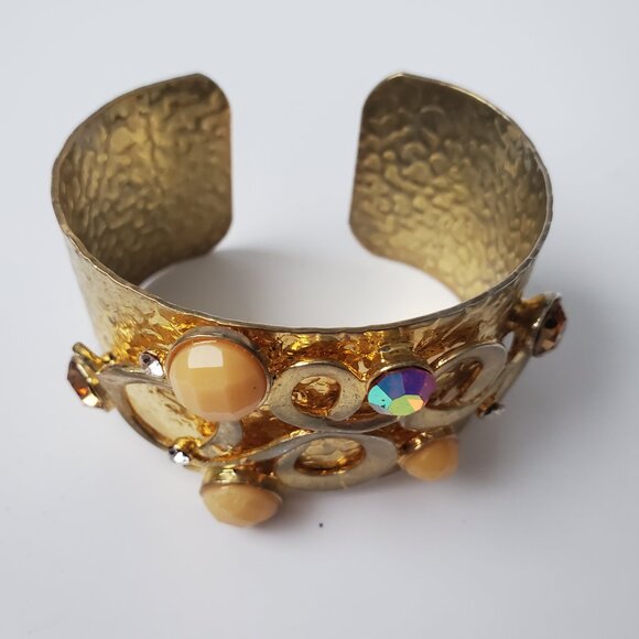PRETTY Rustic Gold Hammered Cuff Bracelet Coloured Stones & Metal Applique 7" - Picture 7 of 8